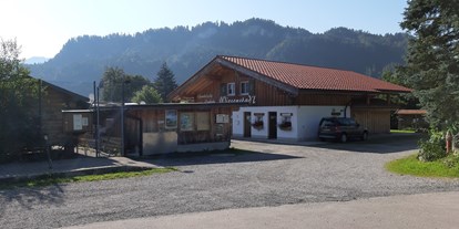 Reisemobilstellplatz - Weißenbach am Lech - Sanitärgebäude - Rieder Wies`n